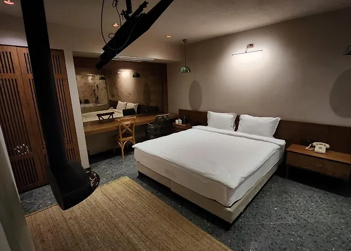 Barry Hotel